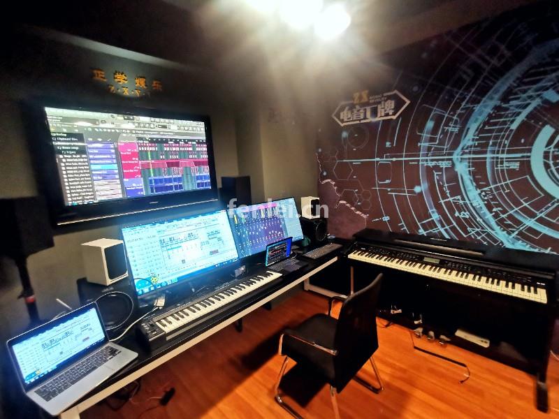 DJ电音舞曲制作培训学校来正学娱乐DJ培训基地 